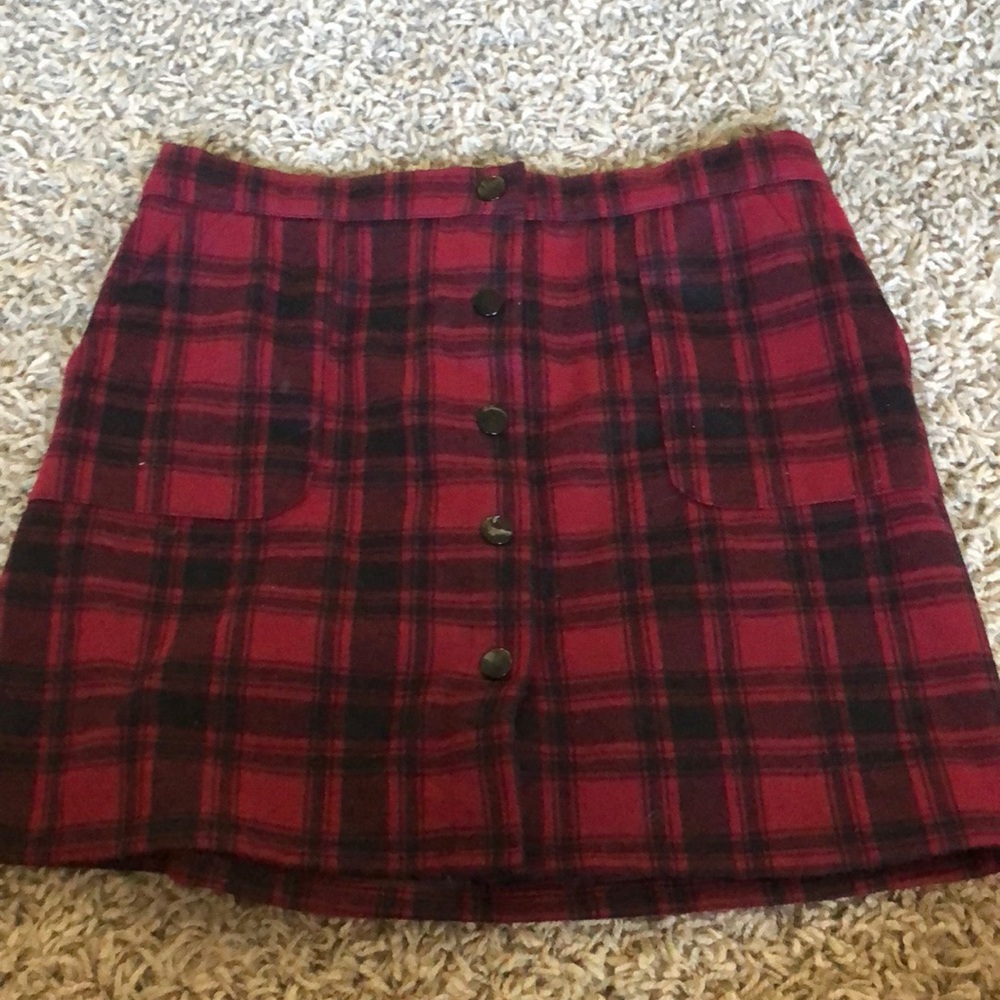 red and black plaid button front skirt with elastic waist